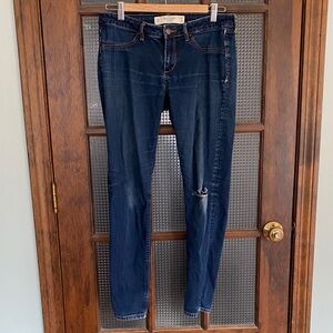 Abercrombie & Fitch Women’s Dark Blue Skinny Jeans - distressed